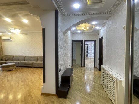 Elan №5802865 - Bakı, Nizami m., 3 otaqlı, 115 m², 13/17 mərtəbə