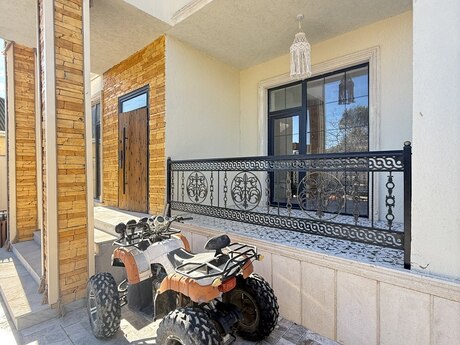 4 otaqlı həyət evi/bağ evi - Şüvəlan q. - 200 m²