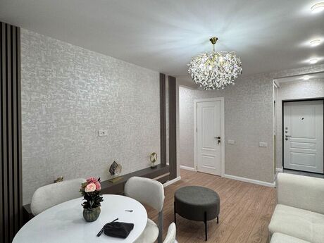 2-комн. вторичка - м. Элмляр Академиясы - 45 м²