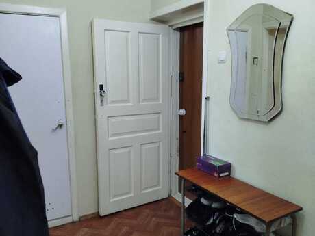 4 otaqlı köhnə tikili - İnşaatçılar m. - 90 m²