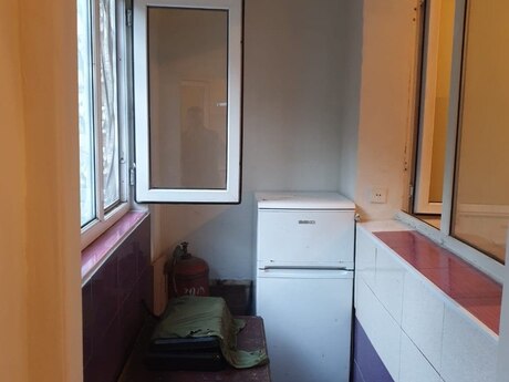 3 otaqlı köhnə tikili - Memar Əcəmi m. - 55 m²