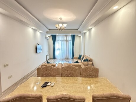 2 otaqlı yeni tikili - İçəri Şəhər m. - 70 m²