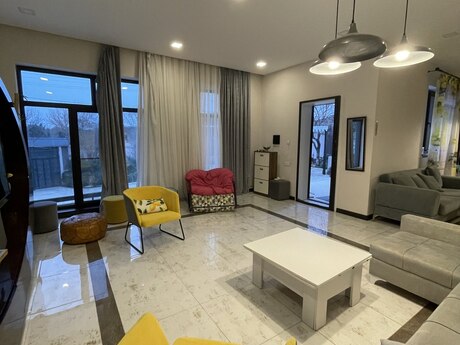 4 otaqlı həyət evi/bağ evi - Mərdəkan q. - 250 m²