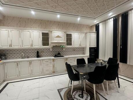 6 otaqlı həyət evi/bağ evi - Avtovağzal m. - 420 m²