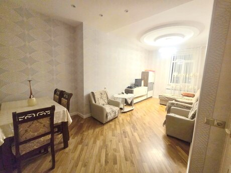 11 otaqlı həyət evi/bağ evi - Nəsimi m. - 480 m²