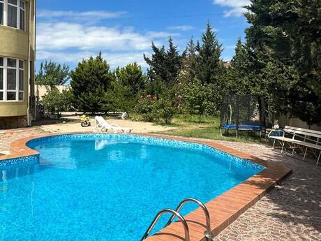 5 otaqlı həyət evi/bağ evi - Novxanı q. - 350 m²