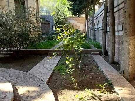 8 otaqlı həyət evi/bağ evi - Binəqədi r. - 650 m²