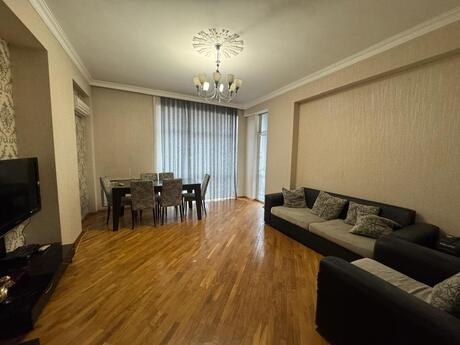 Продаётся 2-комнатная квартира в новостройке, Nəriman Nərimanov, 82 м², 252 000 AZN, фото 2 / 11