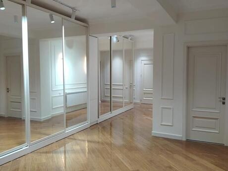 Продаётся 3-комнатная квартира в новостройке, Elmlər Akademiyası, 150 м², 480 000 AZN, фото 5 / 12