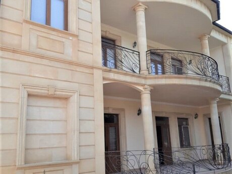 6 otaqlı həyət evi/bağ evi - Buzovna q. - 280 m²