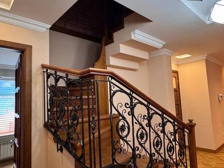 Elan №5805304 - Bakı, Nizami m., 7 otaqlı, 250 m², 5/5 mərtəbə