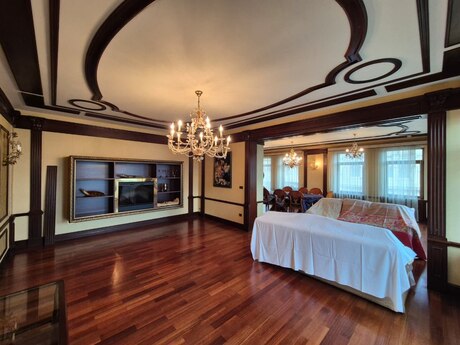 5 otaqlı köhnə tikili - Sahil m. - 240 m²
