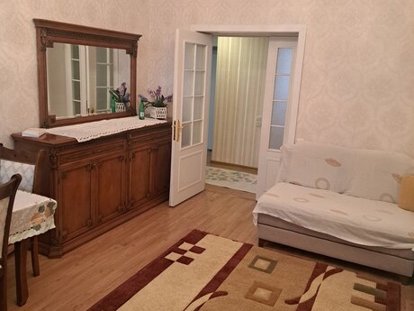 3 otaqlı köhnə tikili - Neftçilər m. - 85 m²