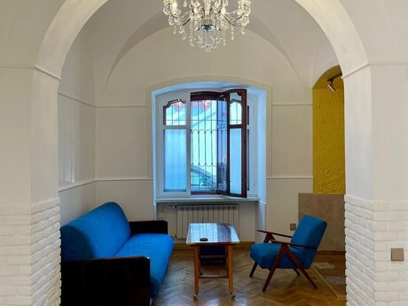 5 otaqlı ofis - Nizami m. - 110 m²