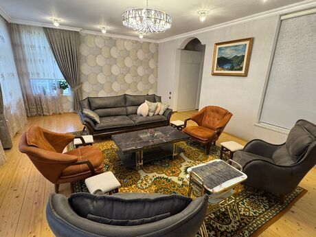 10 otaqlı həyət evi/bağ evi - Novxanı q. - 280 m²