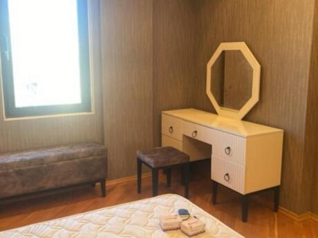 2-room apartment for rent, 78 m², Sahil: 2 200 ₼/mo 2