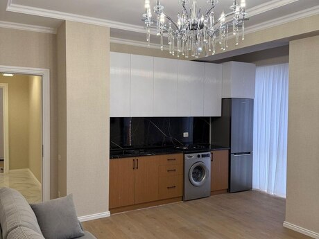 3 otaqlı yeni tikili - İnşaatçılar m. - 90 m²