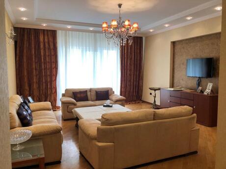 4 otaqlı yeni tikili - 28 May m. - 175 m²