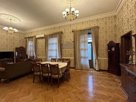 4-комн. офис - м. Ичеришехер - 200 м²