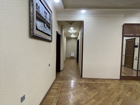 5 otaqlı ofis - 28 May m. - 250 m²