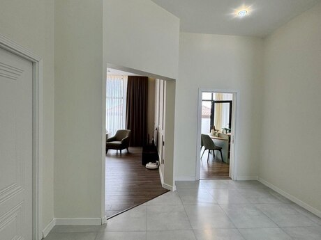 5 otaqlı həyət evi/bağ evi - Badamdar q. - 168 m²