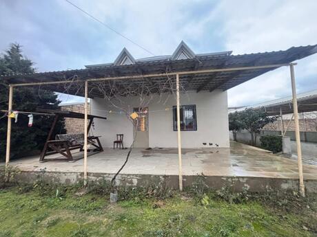 3 otaqlı həyət evi/bağ evi - Qala q. - 160 m²