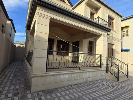 6 otaqlı həyət evi/bağ evi - Bakıxanov q. - 245 m²