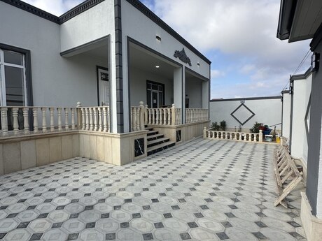 4 otaqlı həyət evi/bağ evi - Savalan q. - 142 m²