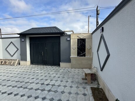 4 otaqlı həyət evi/bağ evi - Savalan q. - 142 m²