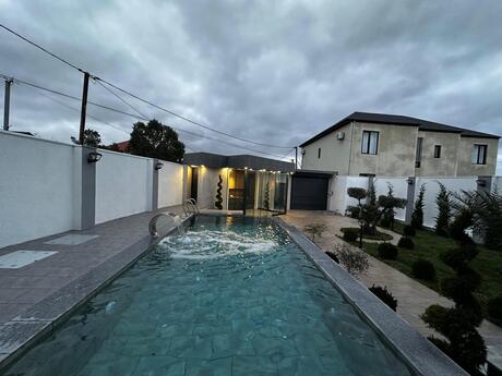 5 otaqlı həyət evi/bağ evi - Şüvəlan q. - 200 m²