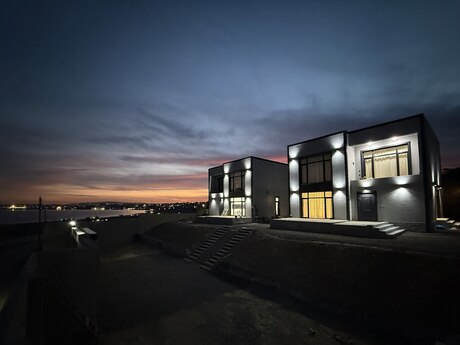 8 otaqlı həyət evi/bağ evi - Novxanı q. - 400 m²