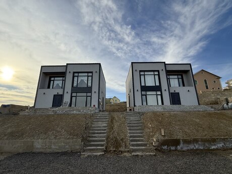 8 otaqlı həyət evi/bağ evi - Novxanı q. - 400 m²
