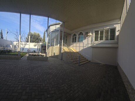 5 otaqlı həyət evi/bağ evi - Qaraçuxur q. - 225 m²
