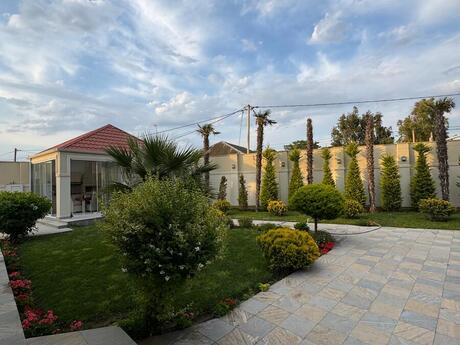 5 otaqlı həyət evi/bağ evi - Mərdəkan q. - 420 m²