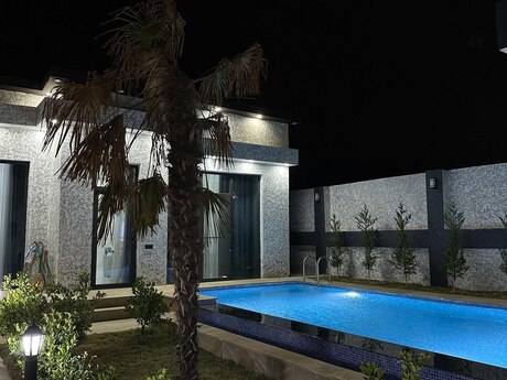 4 otaqlı həyət evi/bağ evi - Mərdəkan q. - 180 m²