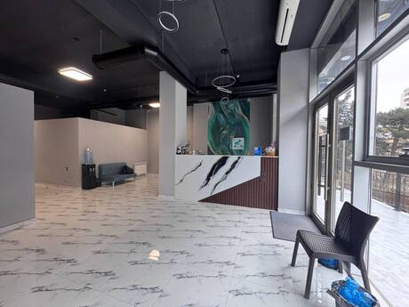Объект - м. Элмляр Академиясы - 251 м²