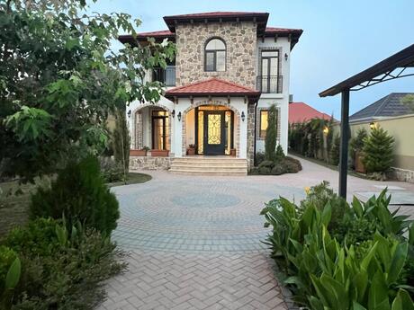 5 otaqlı həyət evi/bağ evi - Mərdəkan q. - 380 m²