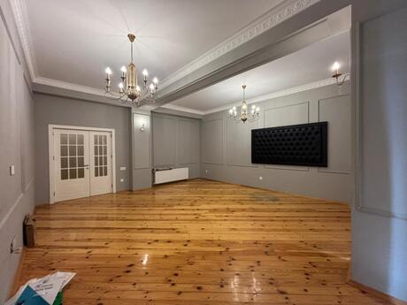 3 otaqlı ofis - Ağ şəhər q. - 140 m²
