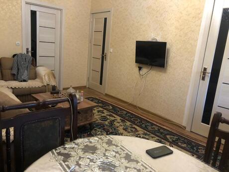 3 otaqlı köhnə tikili - Memar Əcəmi m. - 68 m²