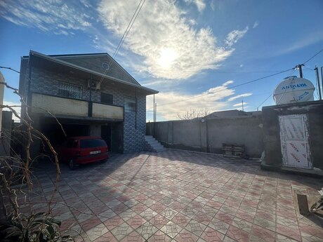 4 otaqlı həyət evi/bağ evi - Albalılıq q. - 126.7 m²