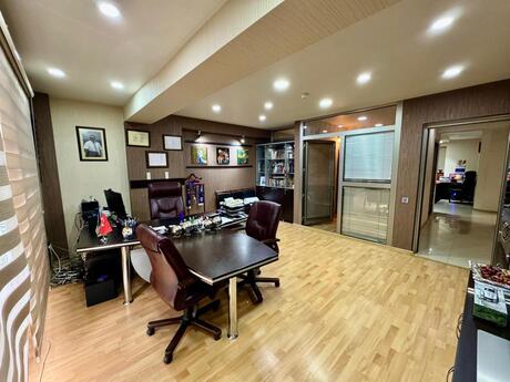 Obyekt - 8 Noyabr m. - 160 m²