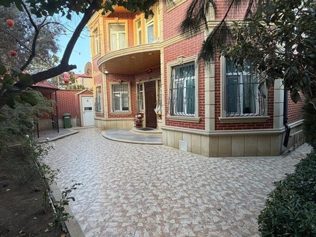 7 otaqlı həyət evi/bağ evi - Zığ q. - 200 m²