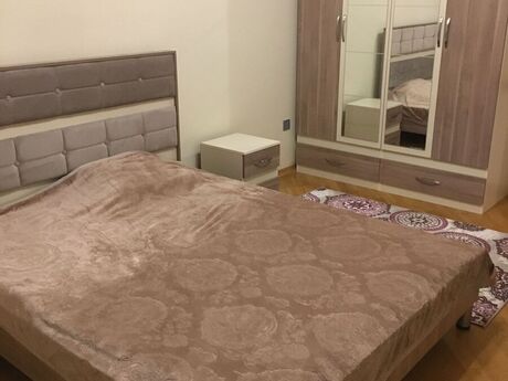 Kirayə 3 otaqlı mənzil, 135 m², İnşaatçılar: 1 000 ₼/ay 2