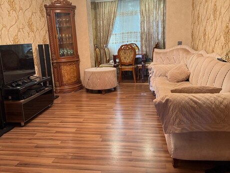 Объявление №5811673 - Баку, м. Элмляр Академиясы, 2-комн., 55 м², 1/5 этаж