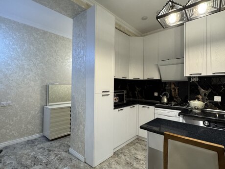 3-комн. новостройка - м. 8 ноября - 110 м²