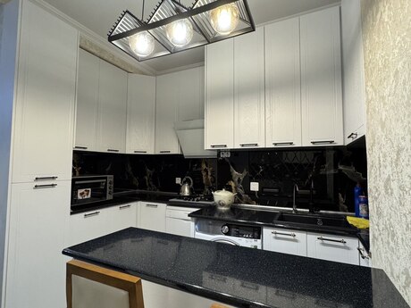 3-комн. новостройка - м. 8 ноября - 110 м²