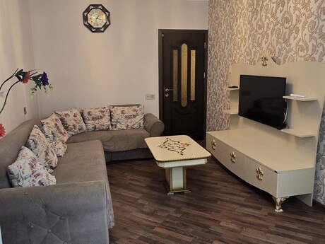 Elan №5811778 - Bakı, Həzi Aslanov m., 4 otaqlı, 100 m², 3/5 mərtəbə