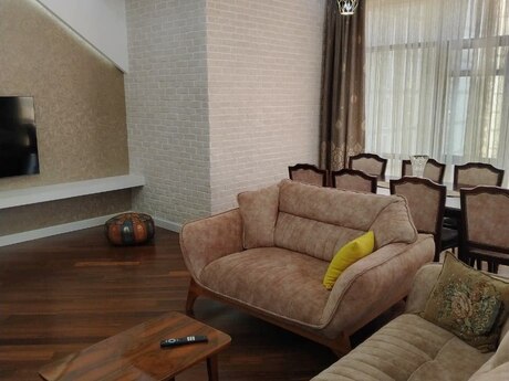 3 otaqlı yeni tikili - 28 May m. - 160 m²