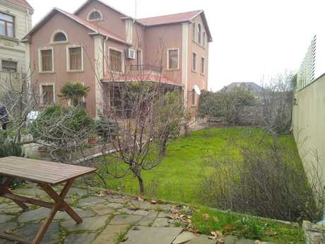 Elan №5812438 - Bakı, Badamdar q., 5 otaqlı, 360 m²