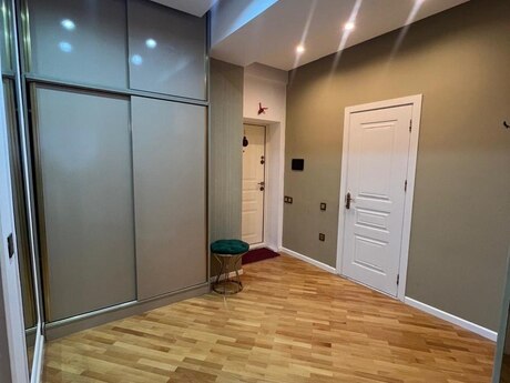 3 otaqlı mənzil, 100 m², 28 May: 329 000 ₼ 5